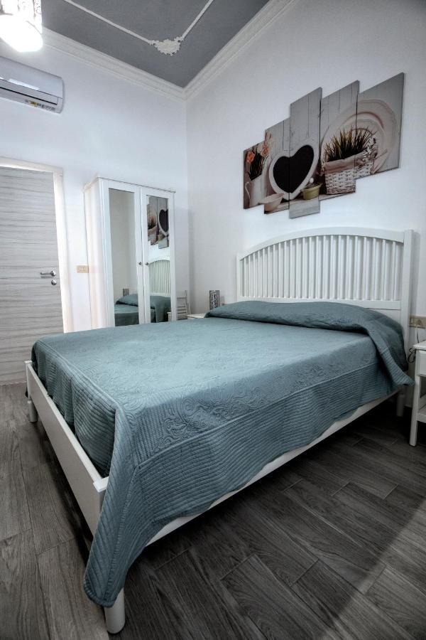 Garden House: Apartments And Rooms For Holidays 팔레르모 외부 사진