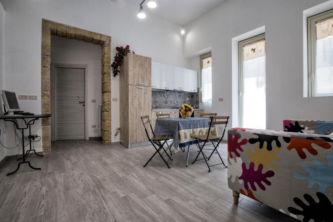Garden House: Apartments And Rooms For Holidays 팔레르모 외부 사진