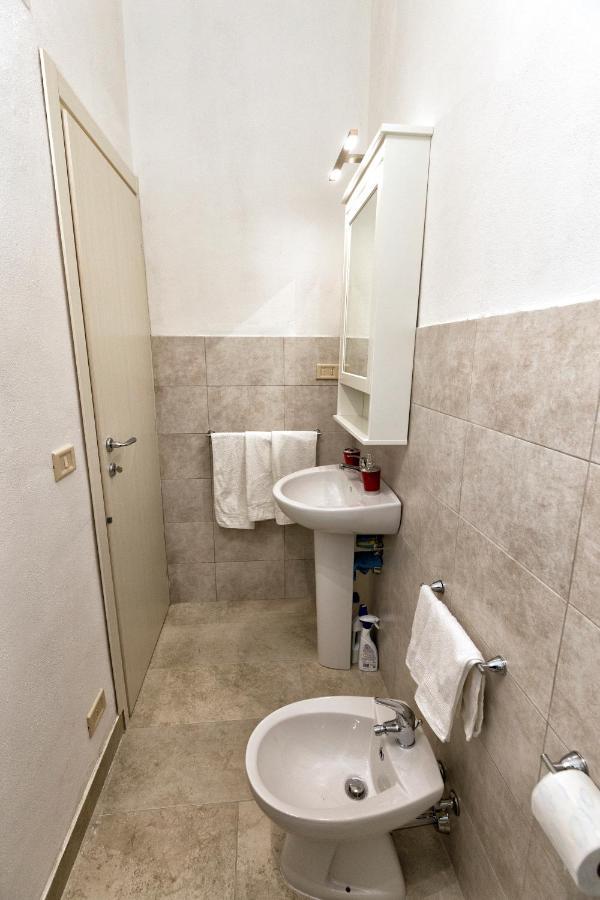 Garden House: Apartments And Rooms For Holidays 팔레르모 외부 사진