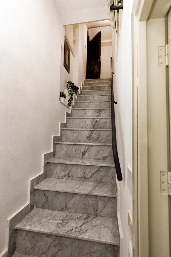 Garden House: Apartments And Rooms For Holidays 팔레르모 외부 사진