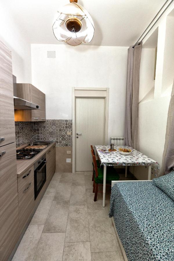 Garden House: Apartments And Rooms For Holidays 팔레르모 외부 사진